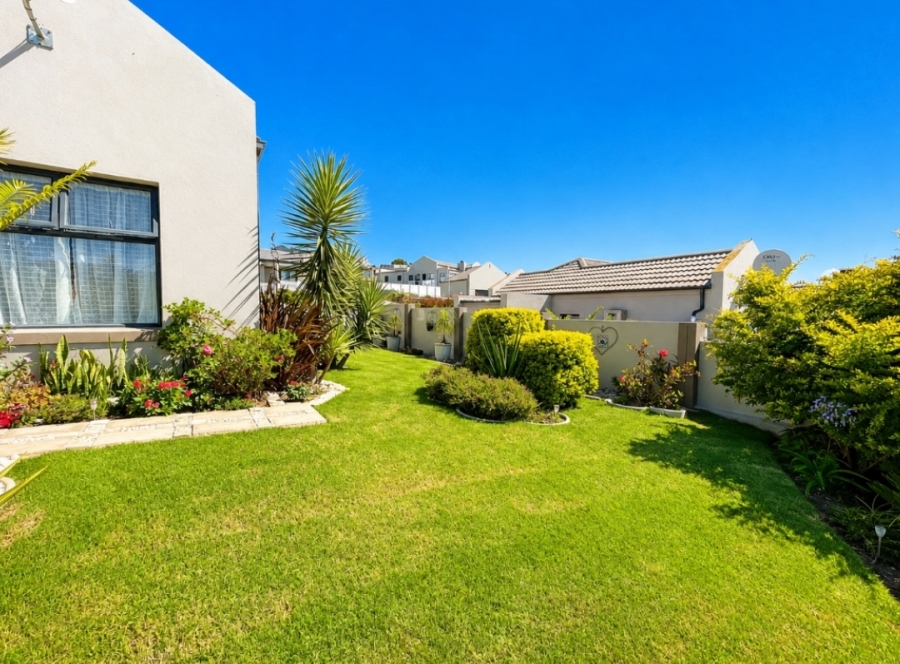 2 Bedroom Property for Sale in Reebok Western Cape